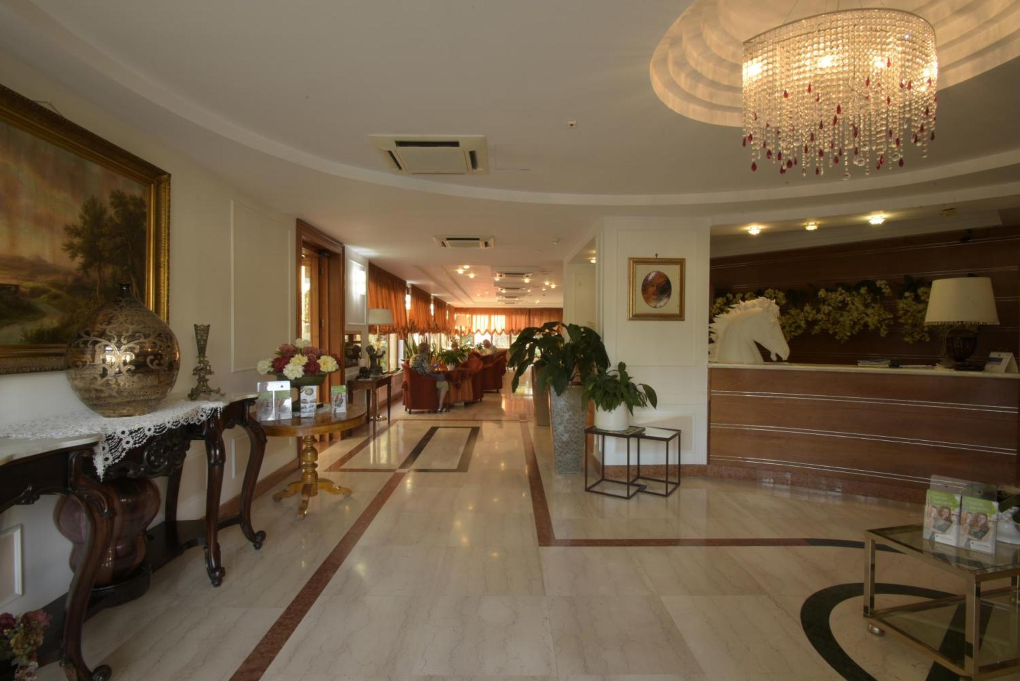 Hotel Paradiso 카스텔라마레디스타비아 외부 사진